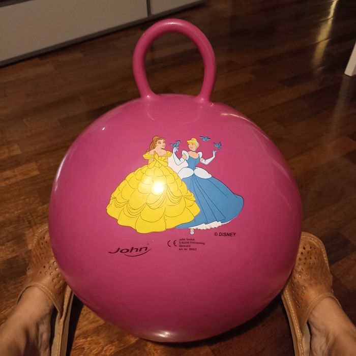 Piłka dmuchana do skakania