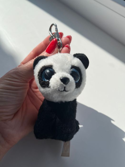Брелок -іграшка маленька панда , стан нового!