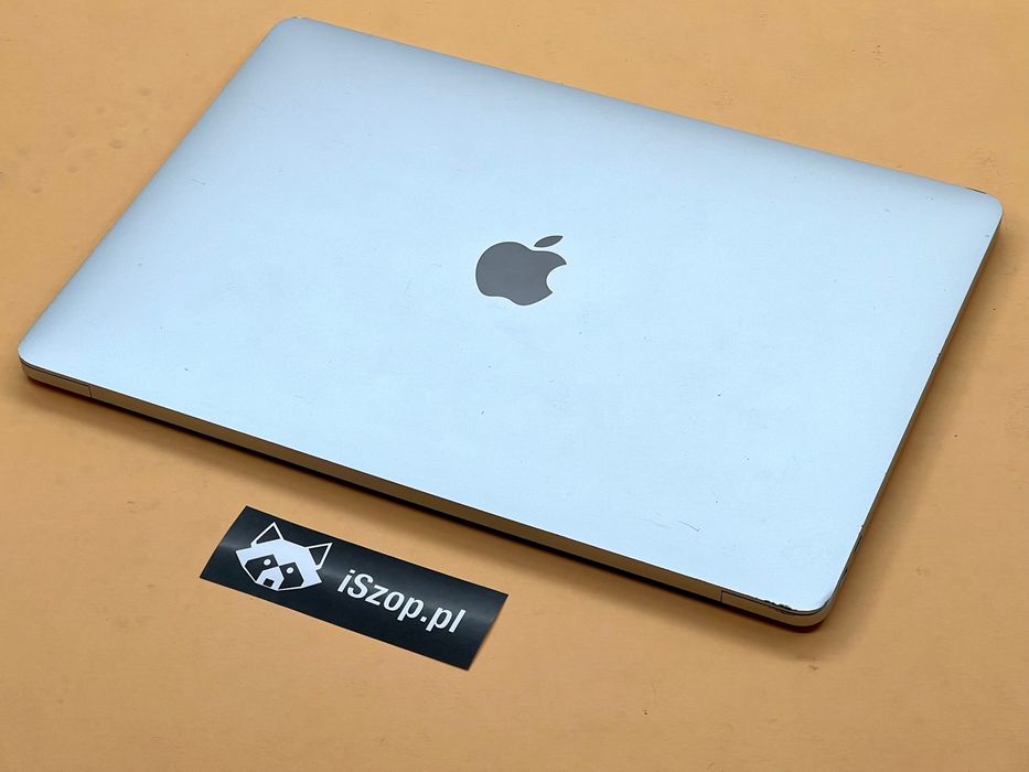 Macbook Pro 13 Silver 256GB SSD 16GB RAM FV23