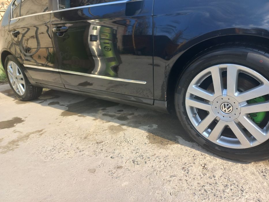 Авто  PASSAT B6  2.0 fsi