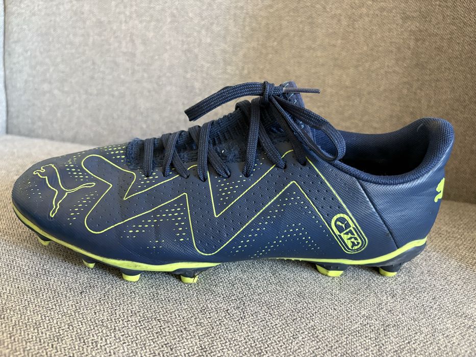 Buty  korki  r.40  Puma Future Play
