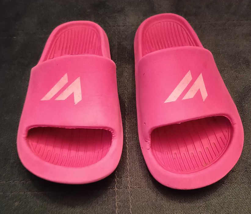 Martes klapki różowe 35