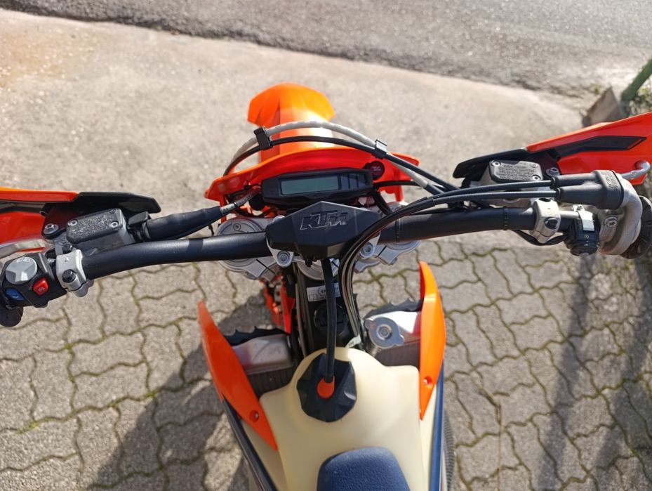 KTM 150 EXC de 2022 com 48horas