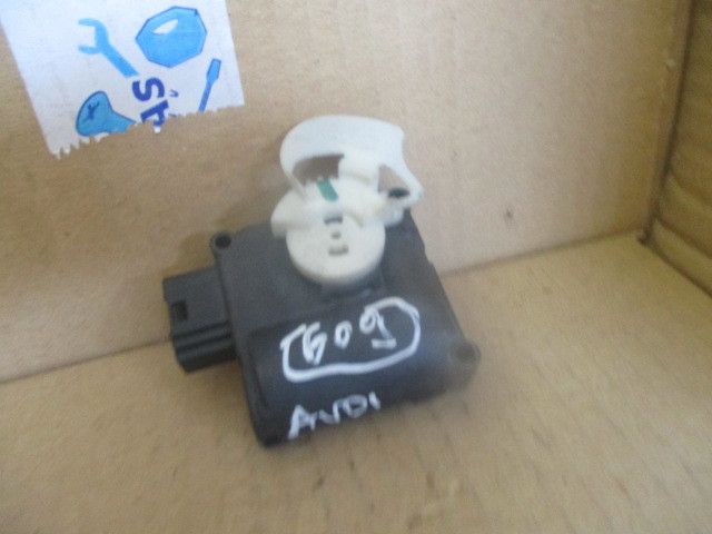 Motor da comporta da sofagem AUDI A6 Avant (4F5, C6)