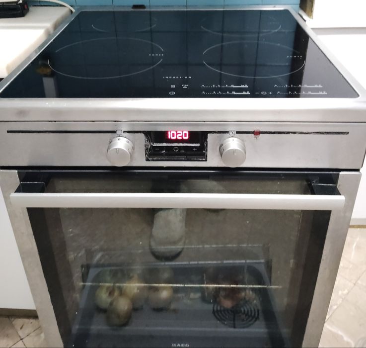 Fogão elétrico AEG com placa de indução + forno