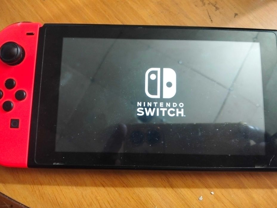 Nintendo Switch V1 Desbloqueada vendo ou troco aceito propostas