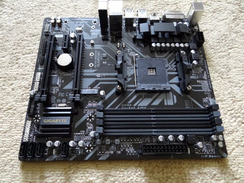 Gigabyte  B450M DS3H V2  цифровим рішенням VRM