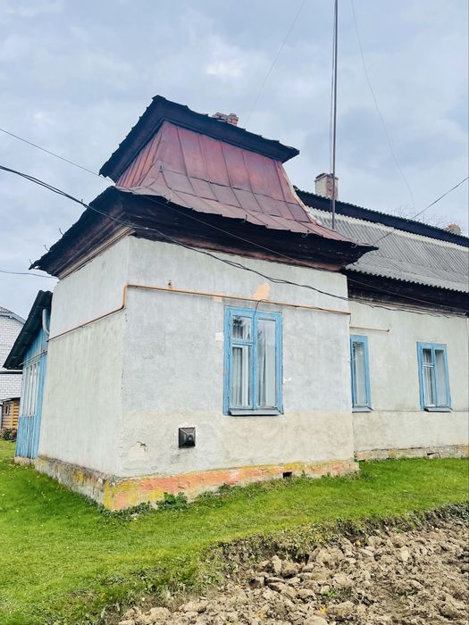 Продається квартира в центрі мальовничого  смт Перегінське