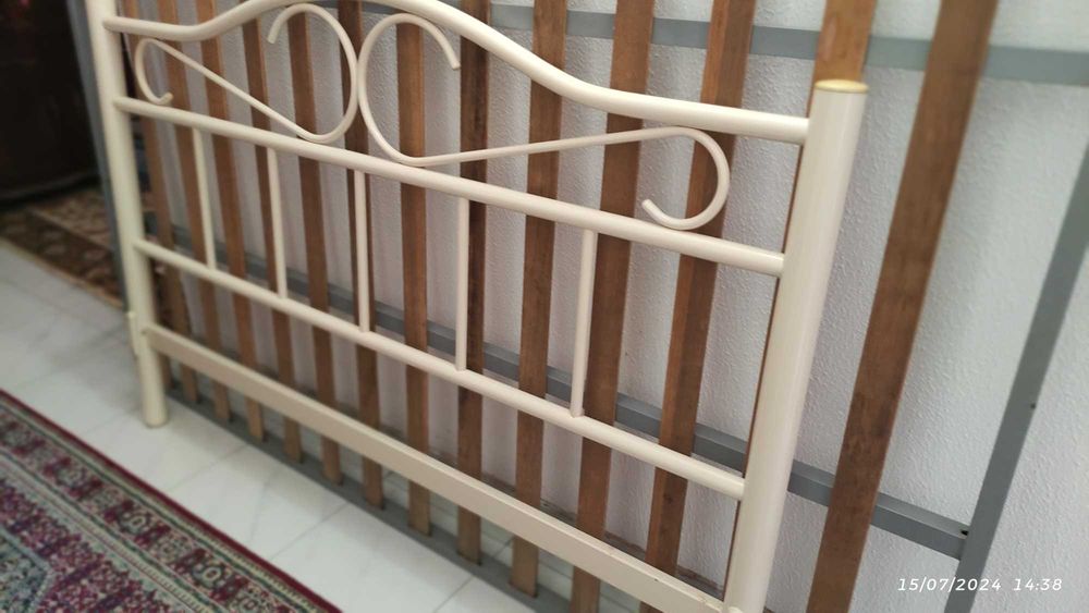 Cama Casal tubular, com colchão, estrado, pouco uso