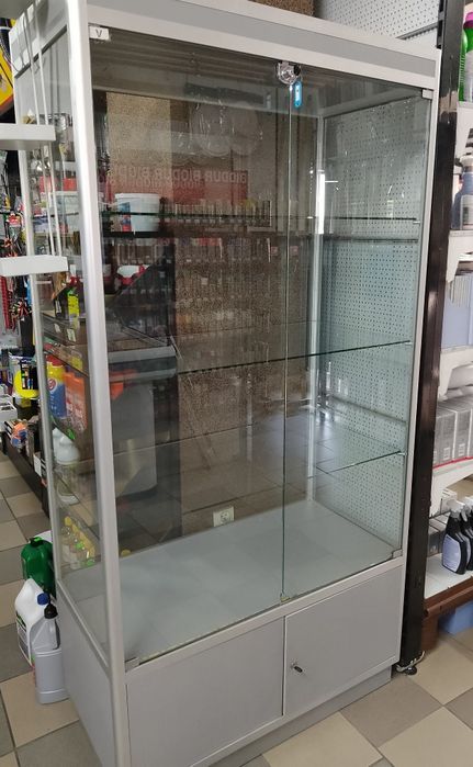 Witryna sklepowa szklana
