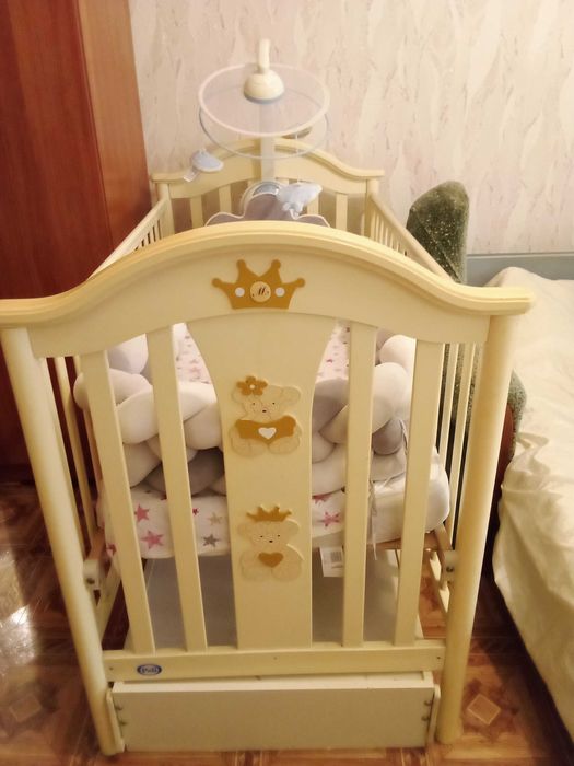 Детская кроватка