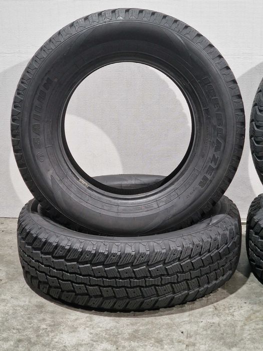 4 Pneus 255/70R18 SAILUN Semi Novos