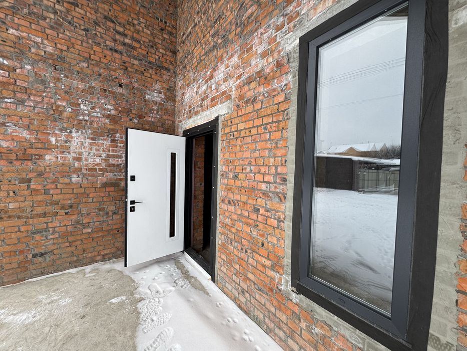 Продаж будинку Лезневе