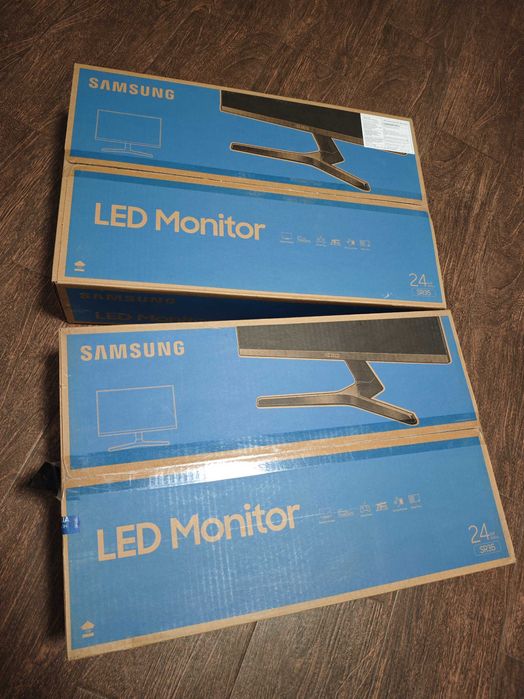2× Монітор Samsung SR35 24" + док-станція Dell + стійка