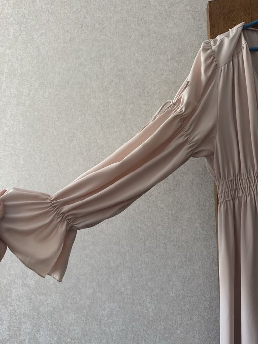 cher17 бежеве плаття