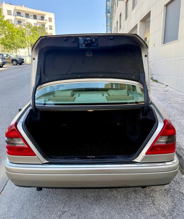 Mercedes-Benz C200 D Elegance