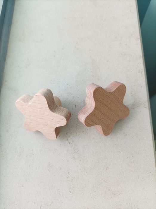 Puxadores de madeira em forma de estrela