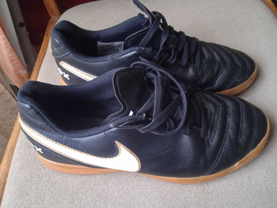 Кросовки   NIKE   оригінал  Найк  р.38