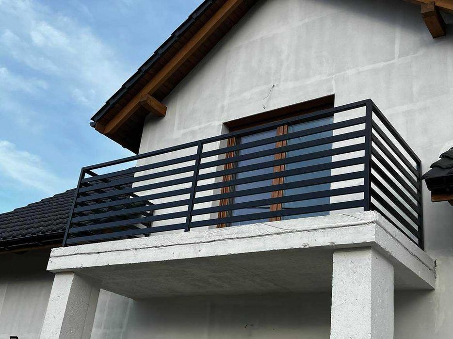 Balkon zewnętrzny, francuski, balustrada schodowa, ażurowa