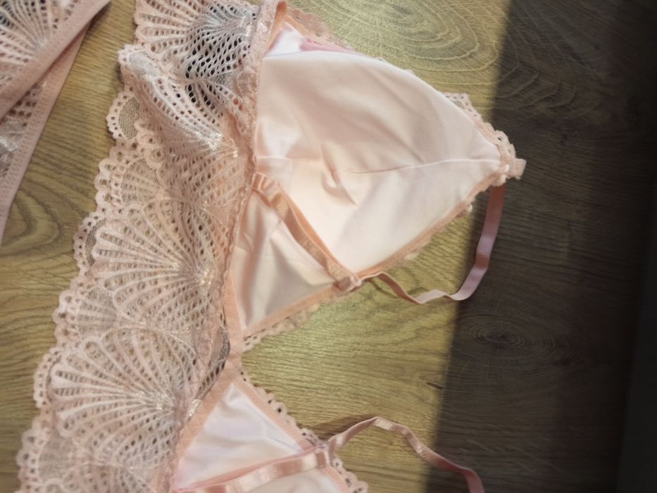 Piękny zestaw bielizny rozmiar Xl/2XL