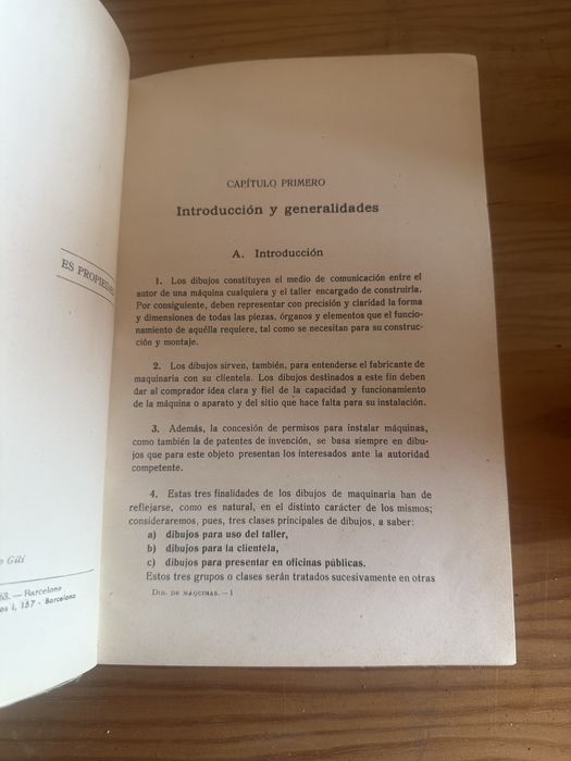 Livro antigo desenho técnico de máquinas.