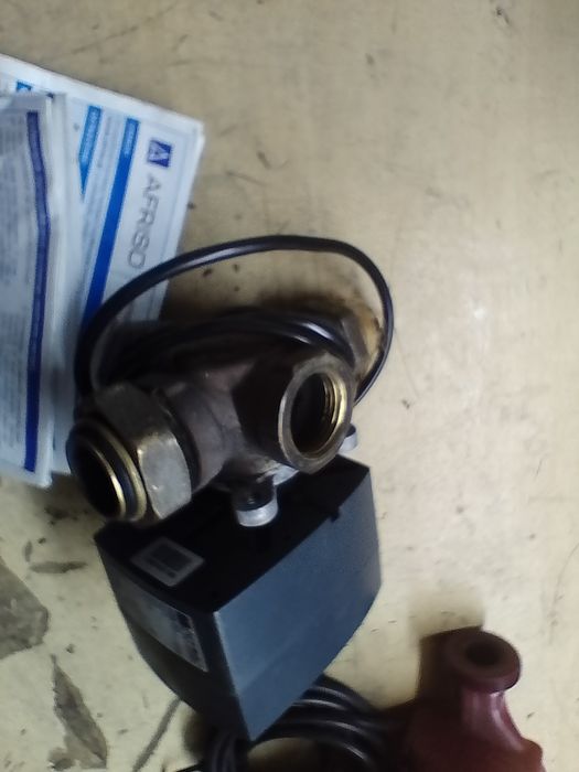 Siłownik Afriso,zawór czterodrożny,trójdrożny,hydraulika,budowa,dom,