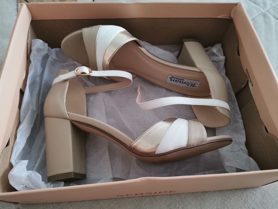 Sandálias bege e branca Seaside Tam.36