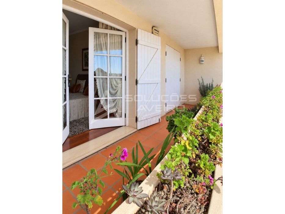 Moradia T4+1 | Piscina Coberta | Ginásio | Dois Lotes Urbanos | Cen...