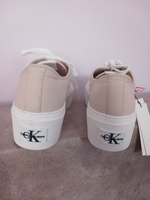 Кеди жіночі бежеві 40 розмір стелька 26 см