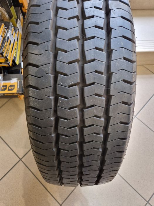 Ovation 205/65R15c V-02