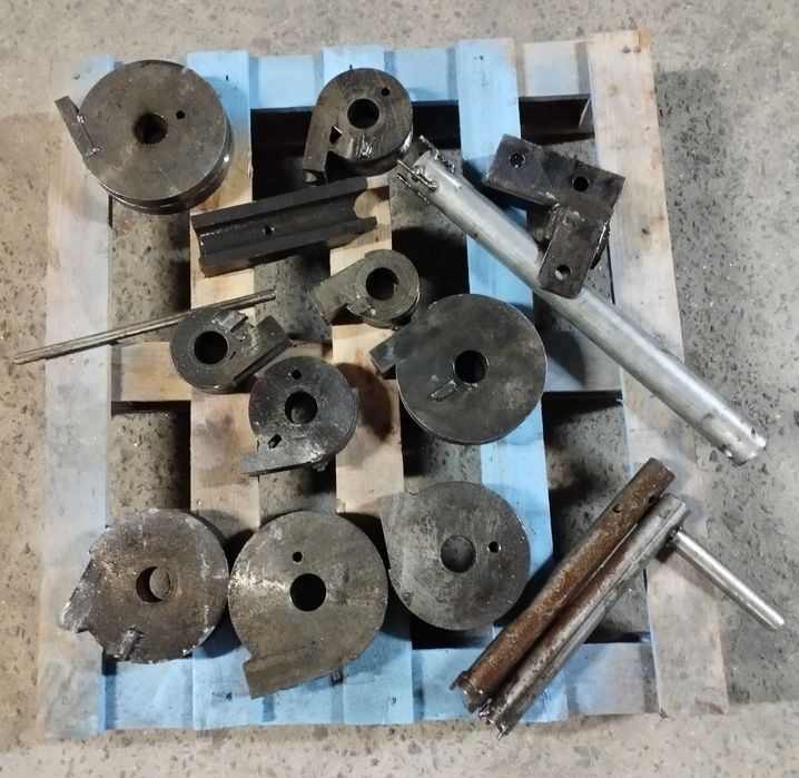 maquina de curvar tubo AMOB