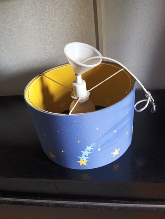 Candeeiro para quarto de criança