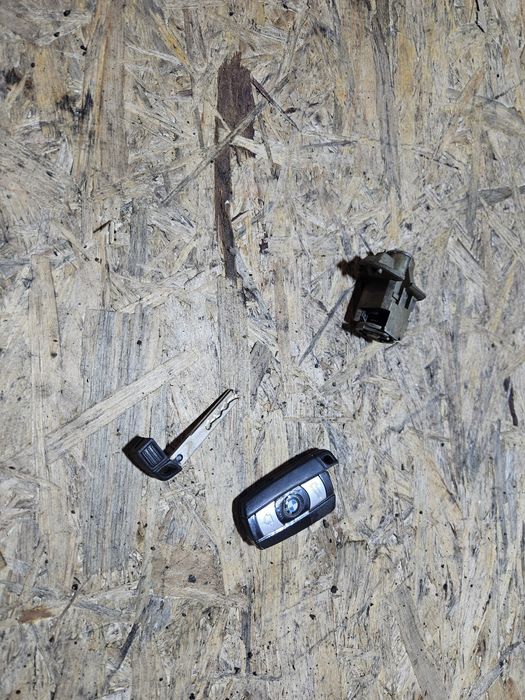 BMW E90 E91 E92 E93 Wkładka zamek Grot kluczyk E87 E81 E82 E88 e60 e61