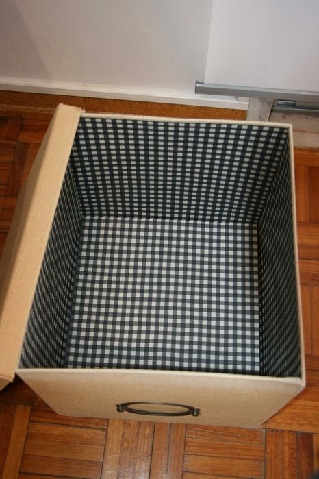Caixa Arrumação com tampa KVARNVIK IKEA