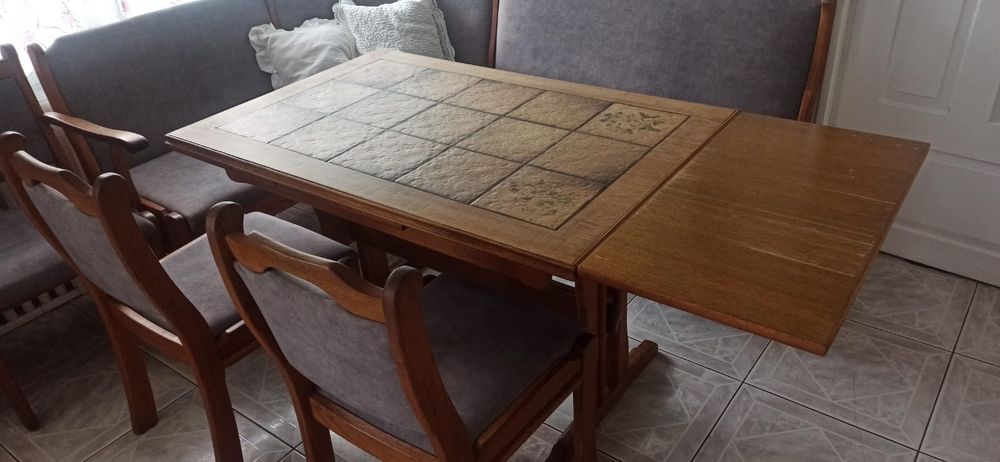 Drewniany dębowy stół kuchenny (bez krzeseł i narożnika już)