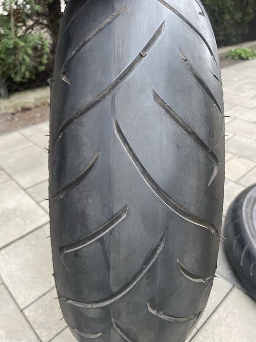 Sprzedam oponę motocyklową.