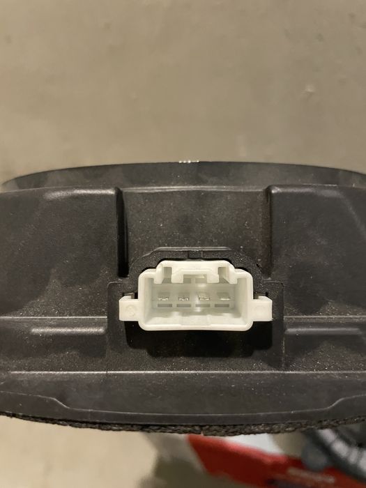 Głośniki fabryczne Mazda CX-5 2013 rok