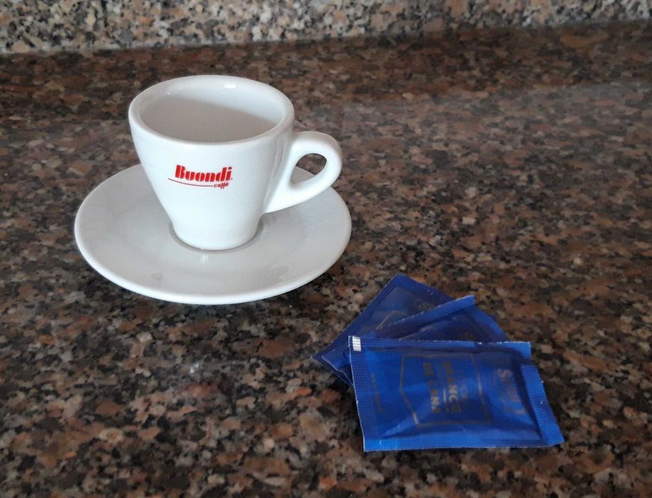 Chávenas de café BUONDI com pires - Artigo NOVO.