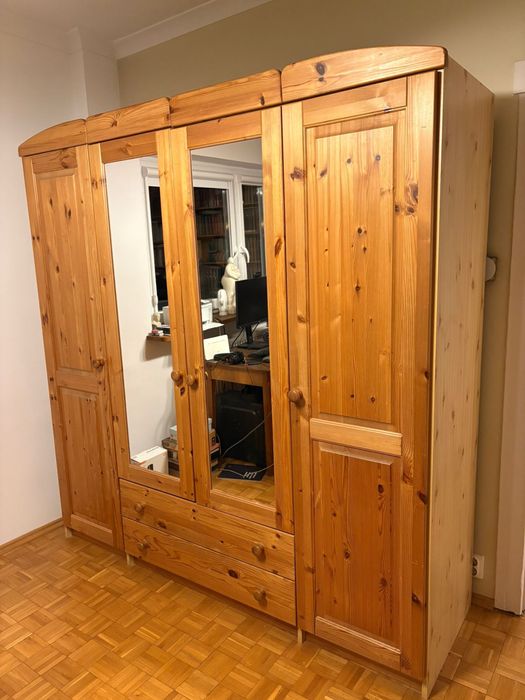 Szafa drewniana, sosnowa z lustrem