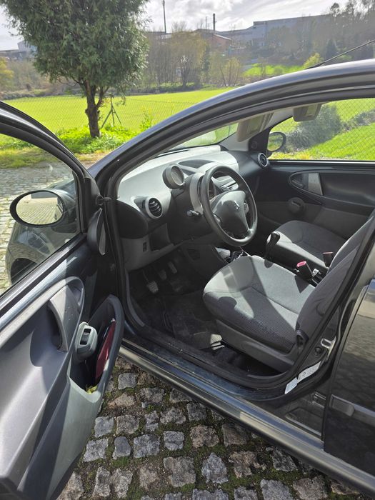 Peugeot 107 bom estado