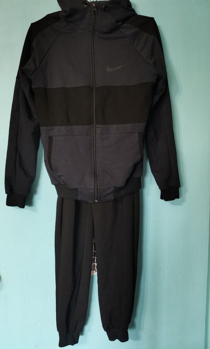 Спортивный костюм найк на зріст 146