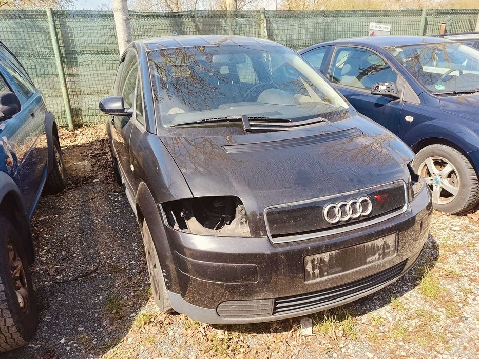 audi a2 2003r. srebrna bądź czarna 1.6 benzyna i druga 1.4 benzyna