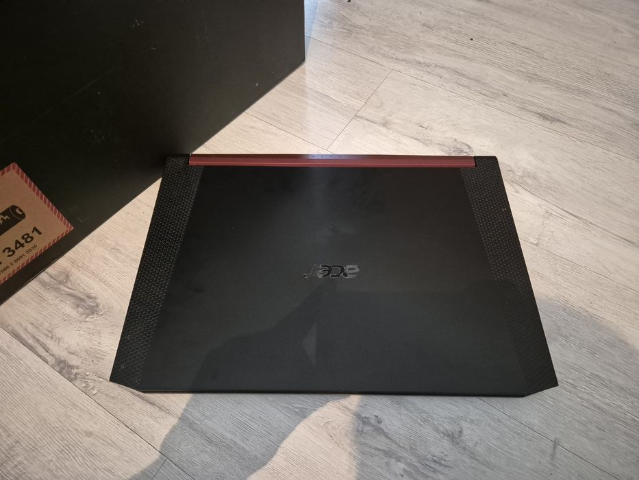 Aser nitro5 17.3,Не рабочий