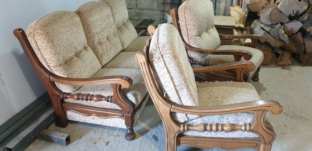 Sofa z funkcją spania plus dwa fotele  stan  bardzo d