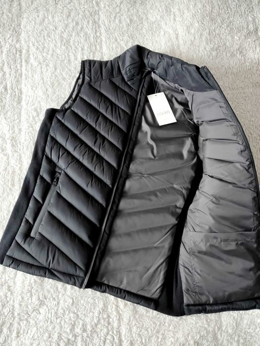 Жилетка чоловіча безрукавка куртка чорна Colins зі вставками