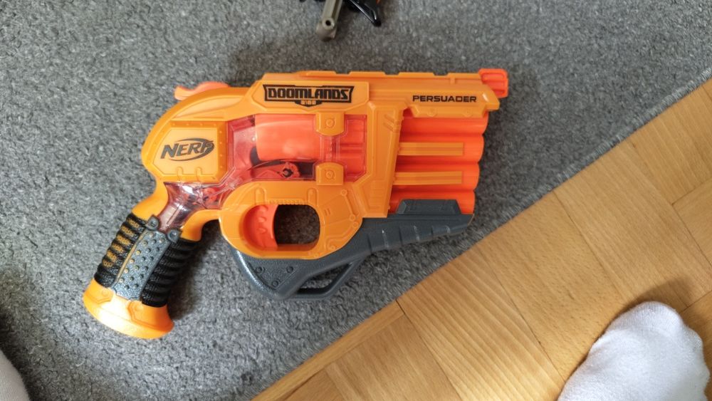Zestaw pistoletów nerf + strzałki