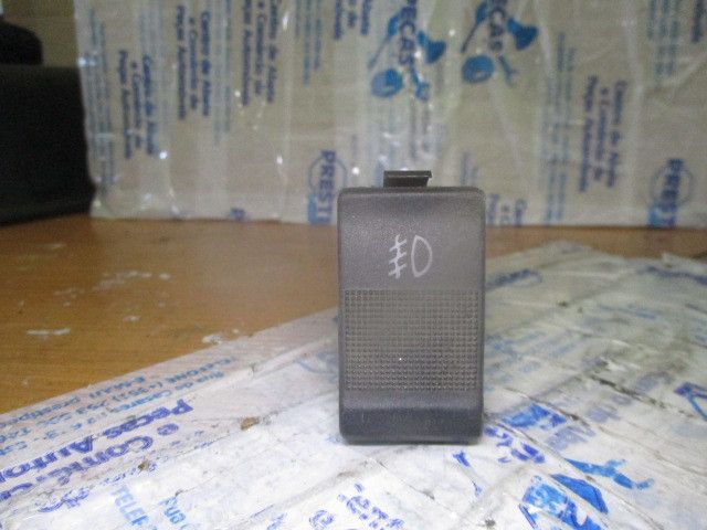 Botão / interruptor de luzes AUDI 100 (4A2, C4)