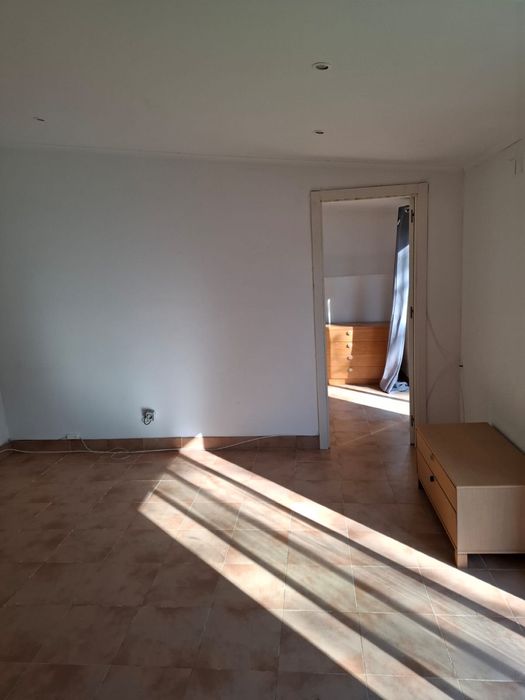 Casa T1 com jardim .Contrato anual, renovável.