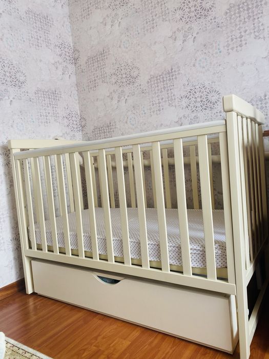 Дитяче ліжечко, кроватка, дерево