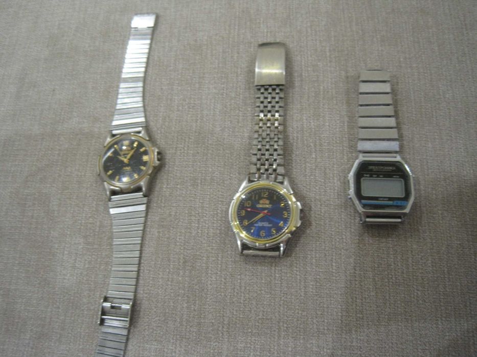 Продам комплект наручних годинників Усі- справні